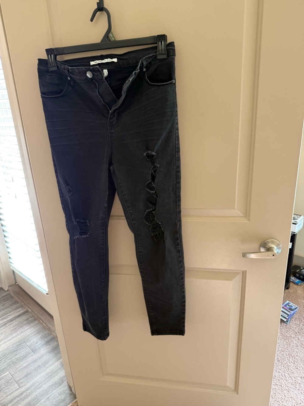 Black Ripped High-Rise Skinny Jeans